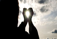 竞技宝官网：湖人官宣一签一裁：古德温转正获季后赛资格 东皇领衔15+2阵容冲冠.